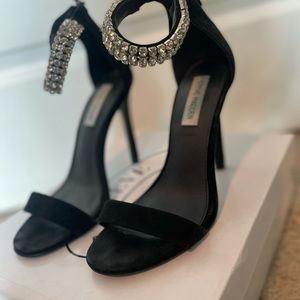 *STEVE MADDEN* size 8